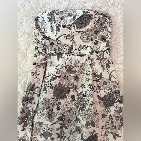 Old Navy Strapless Floral Mini Dress Size 2 LIKE NEW - Picture 3 of 16